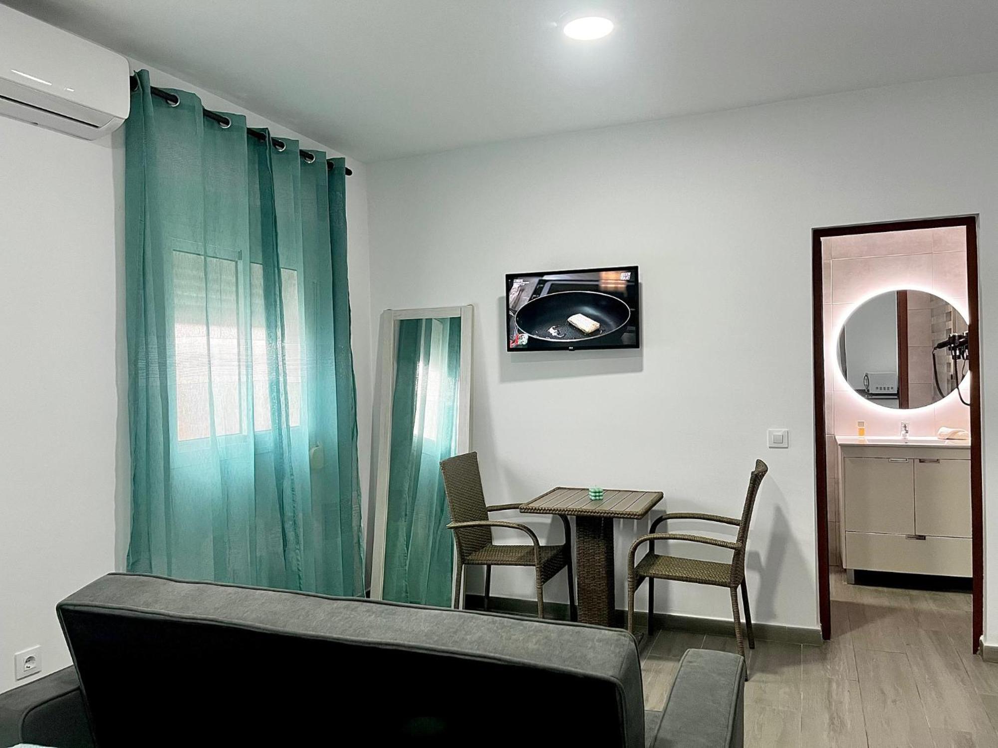 Hostal Los Mellizos Conil De La Frontera Eksteriør bilde